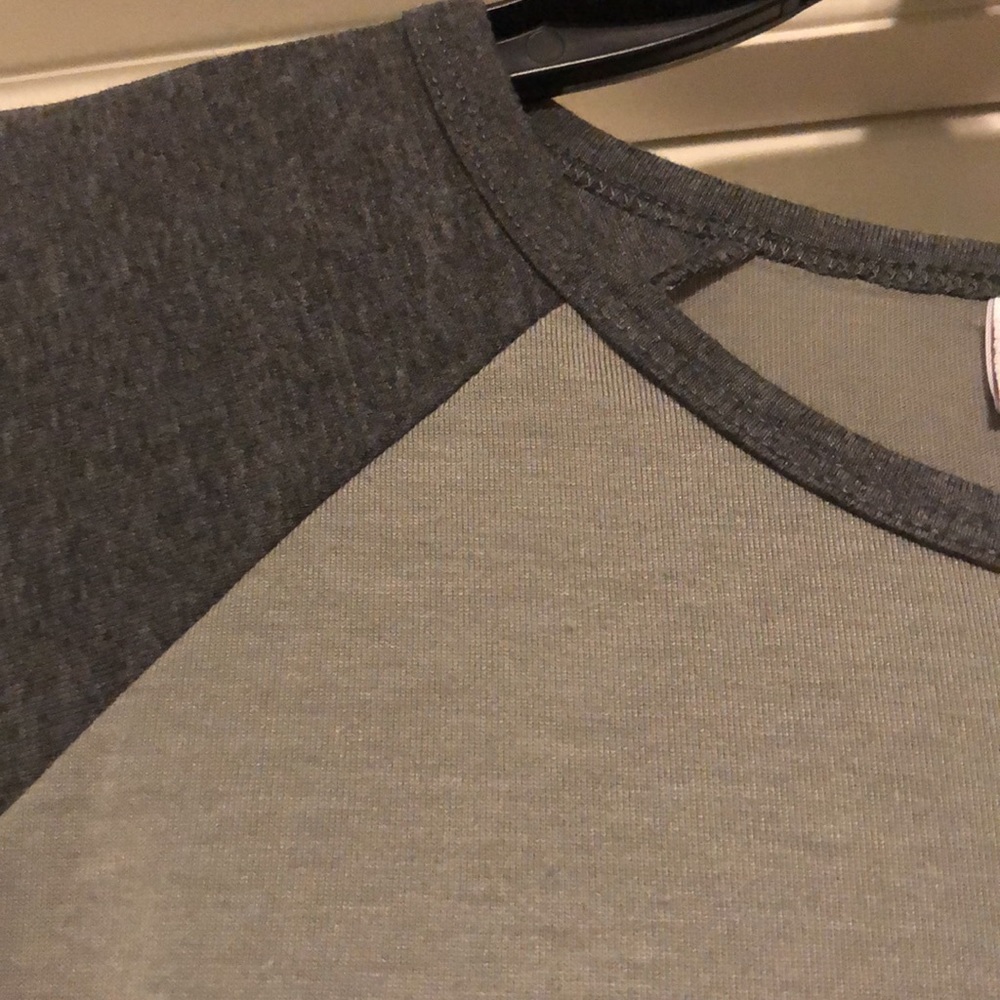 LuLaRoe Randy Top - Picture 2 of 5